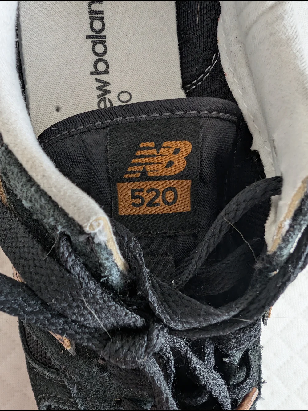 New Balance Womens 520 WL520SNC Black Rose Gold Sneakers Size 7.5 Suede Retro - Picture 12 of 16